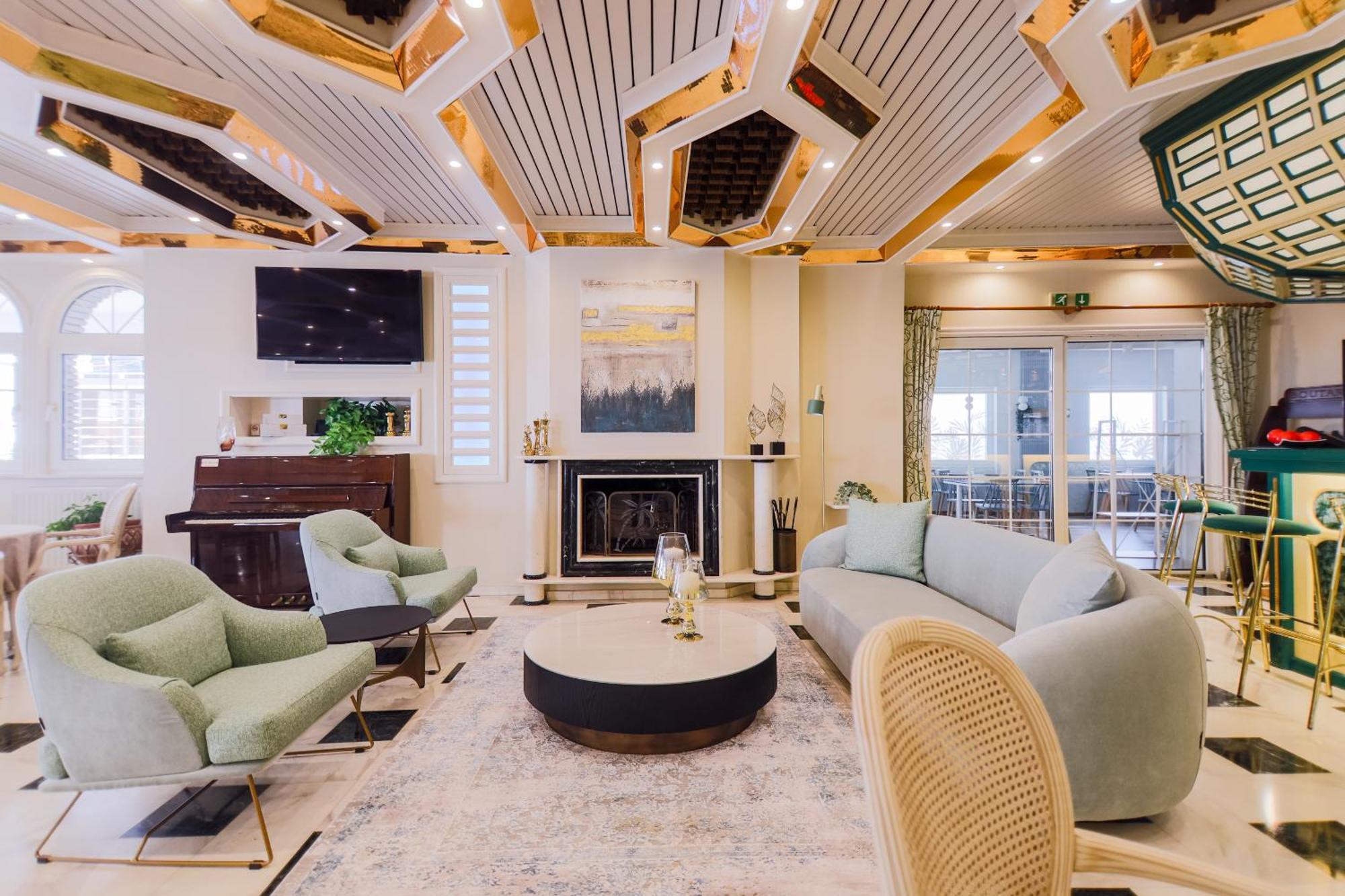 Hotel Strass Paralía Dış mekan fotoğraf