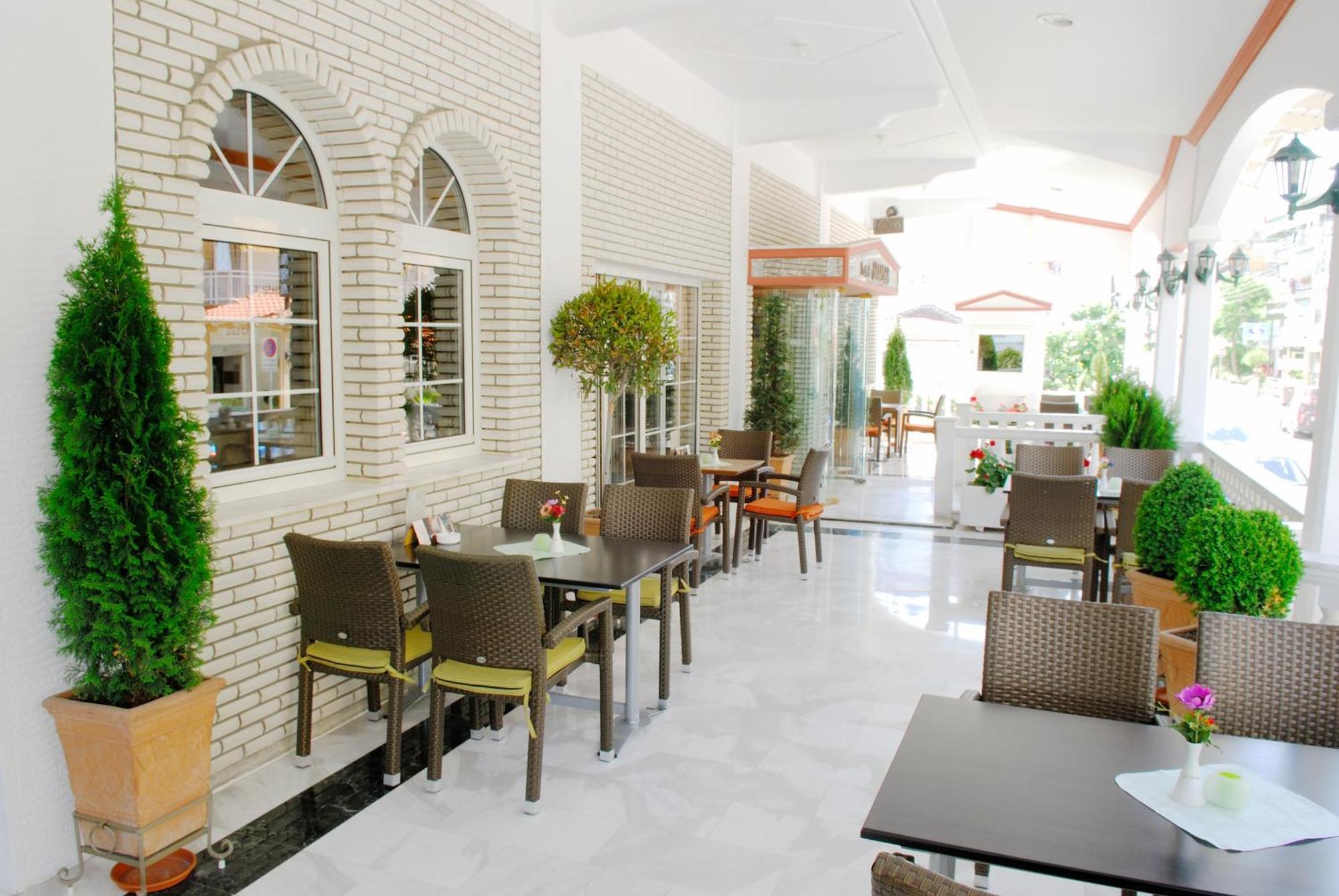 Hotel Strass Paralía Dış mekan fotoğraf
