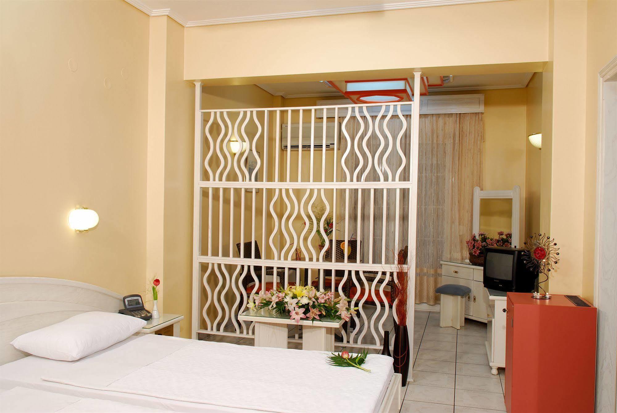 Hotel Strass Paralía Dış mekan fotoğraf