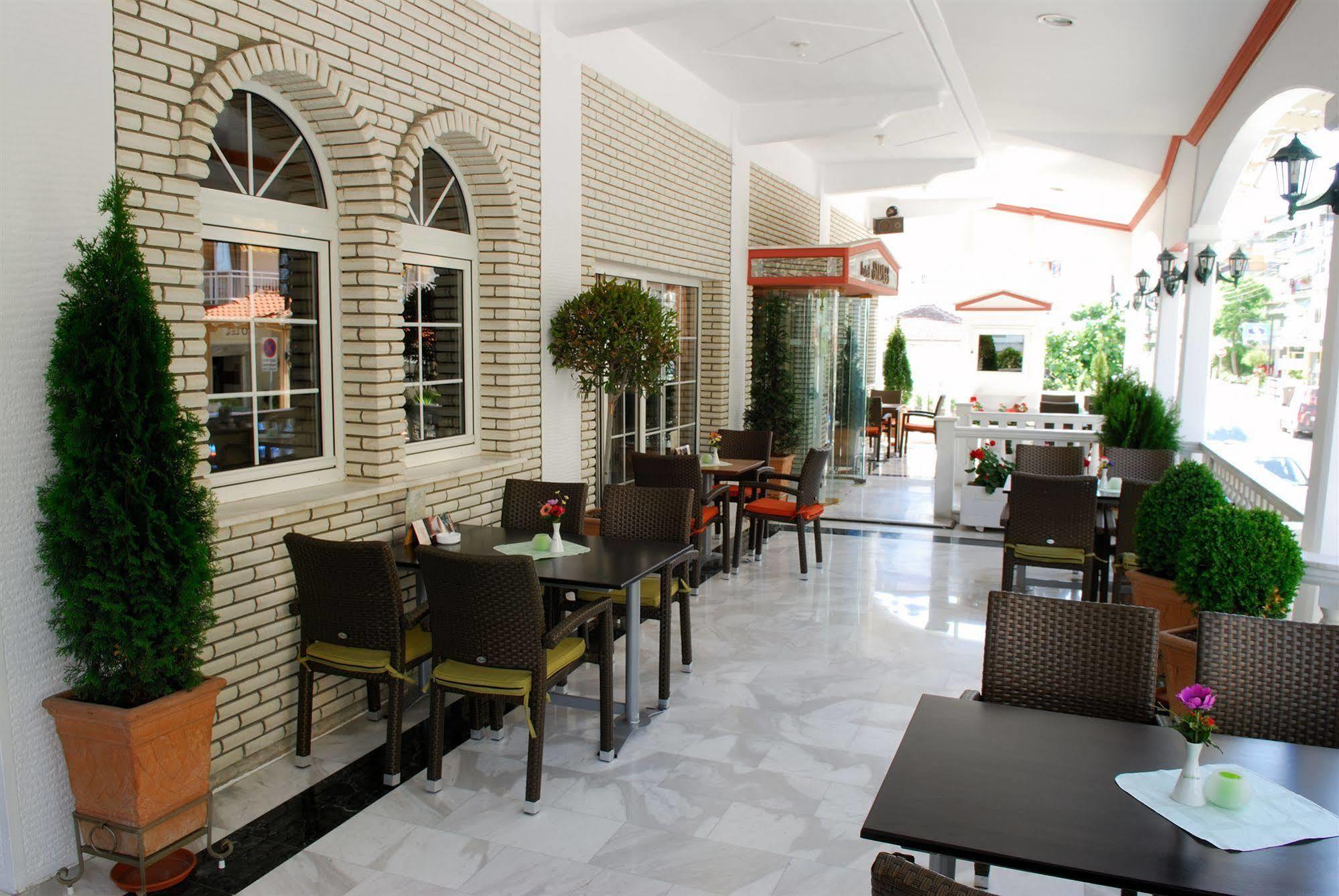 Hotel Strass Paralía Dış mekan fotoğraf
